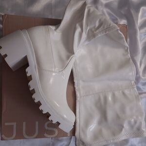 JustFab Women's Glossy White Heeled Boots